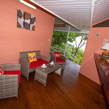 Bora Bora Holiday'S Lodge Esterno foto
