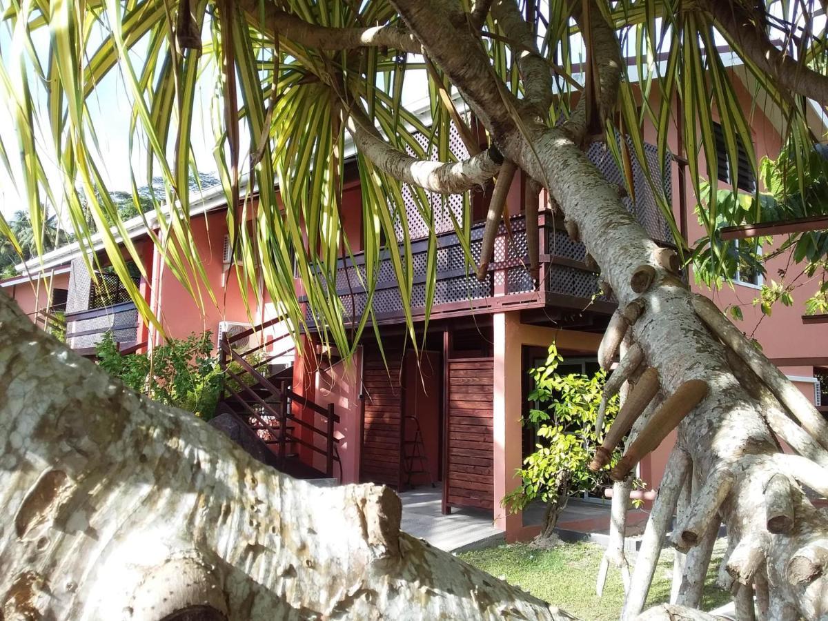 Bora Bora Holiday'S Lodge Esterno foto
