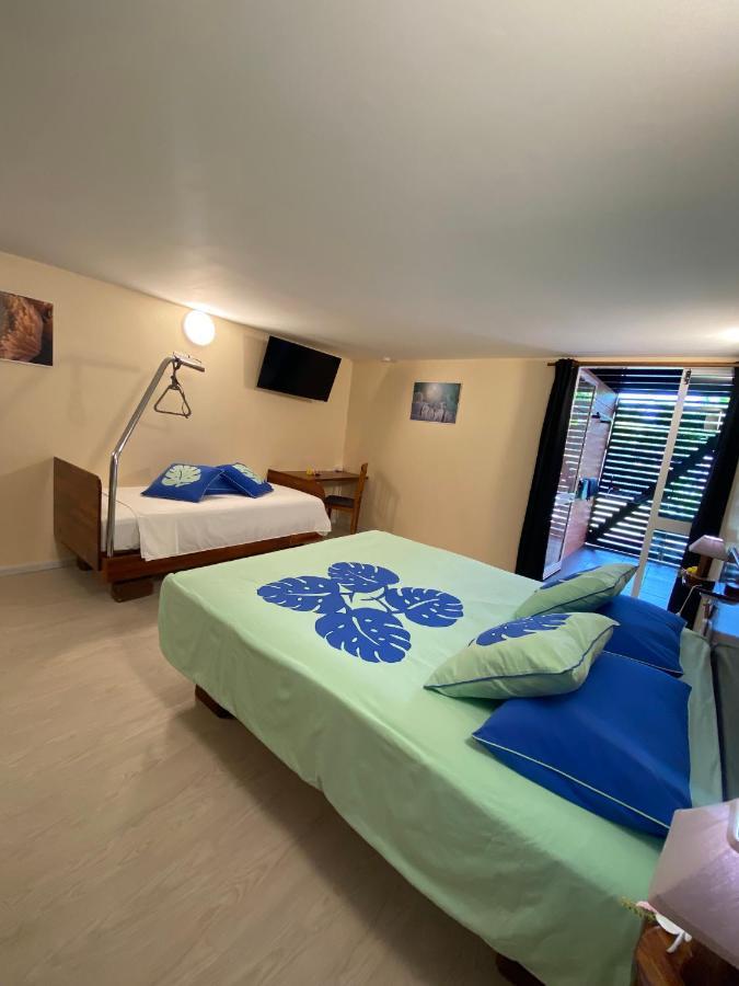Bora Bora Holiday'S Lodge Esterno foto