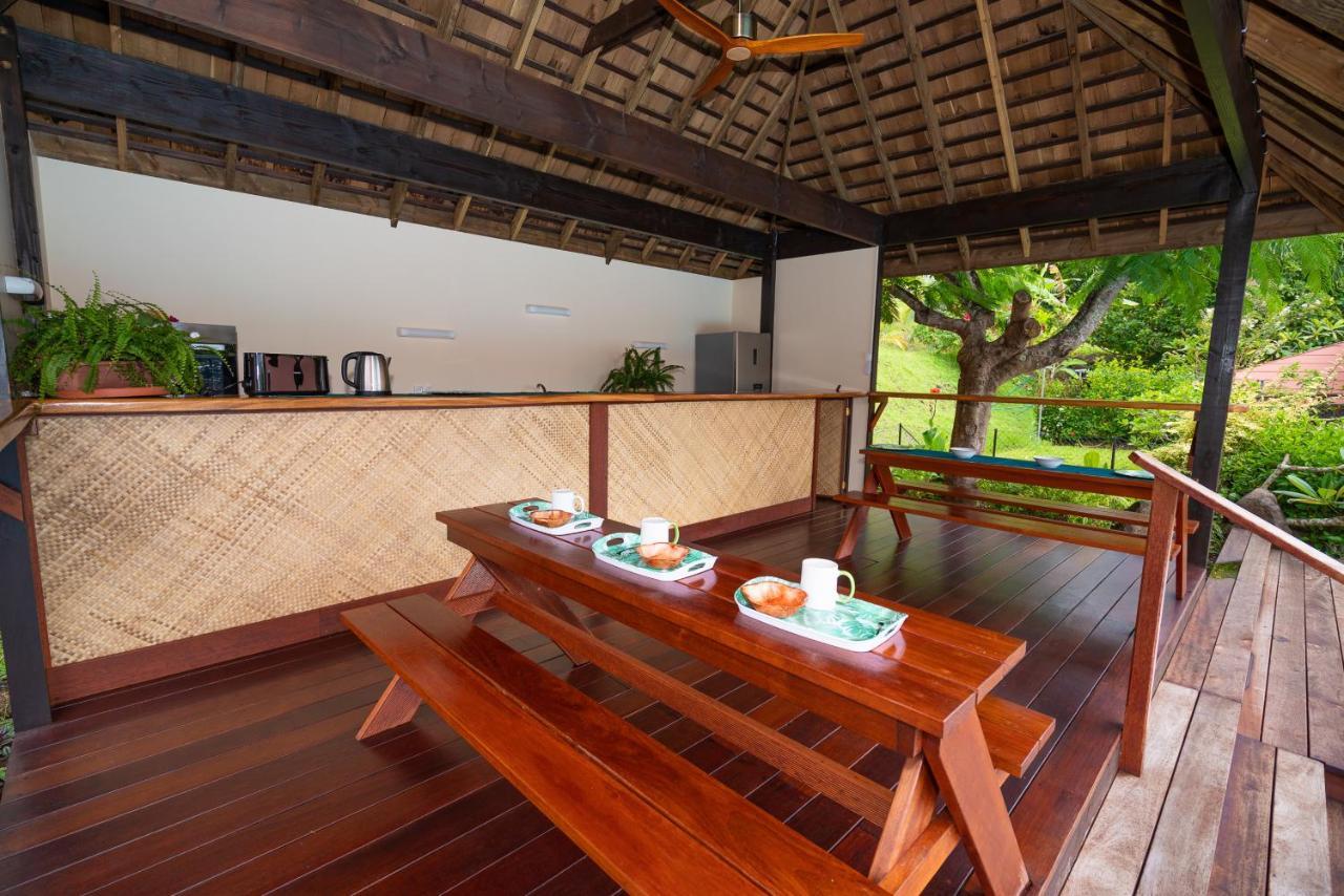 Bora Bora Holiday'S Lodge Esterno foto