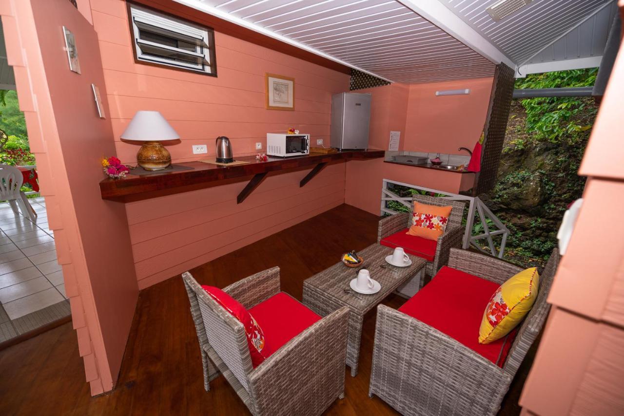 Bora Bora Holiday'S Lodge Esterno foto